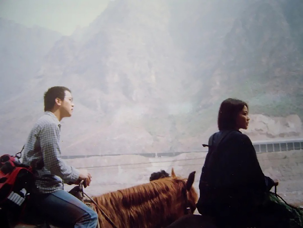 苍井空|无法重拍瞬间：给张国荣当司机的周润发，骑马的王菲窦唯，合唱的赵薇梅艳芳