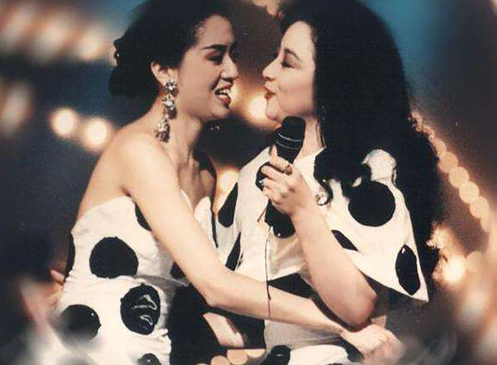 苍井空|无法重拍瞬间：给张国荣当司机的周润发，骑马的王菲窦唯，合唱的赵薇梅艳芳