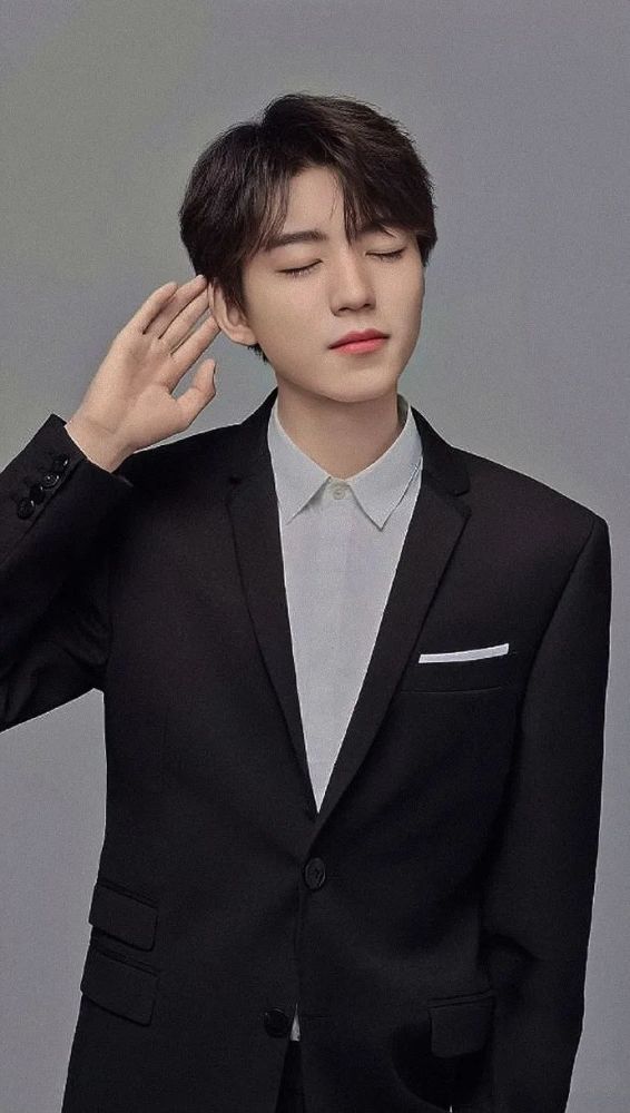 王俊凯|王俊凯身份证信息遭泄露，而私生光明正大的行为更是让人气愤！