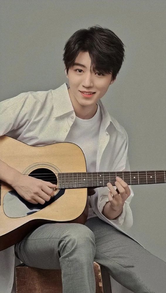 王俊凯|王俊凯身份证信息遭泄露，而私生光明正大的行为更是让人气愤！