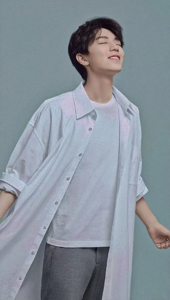 王俊凯|王俊凯身份证信息遭泄露，而私生光明正大的行为更是让人气愤！