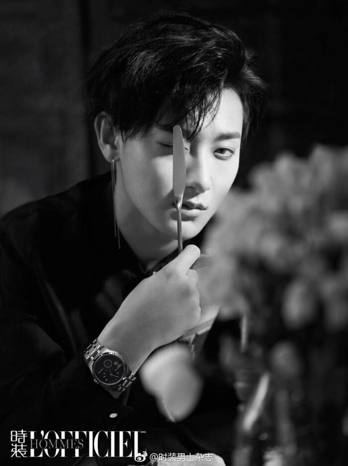 黄子韬|黄子韬被瞒了将近半生，他的父亲是一位百亿富翁