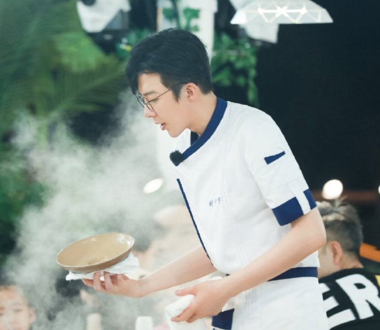 中餐厅|《中餐厅》最大方的嘉宾，一来就让林大厨两眼发光，还自费买食物