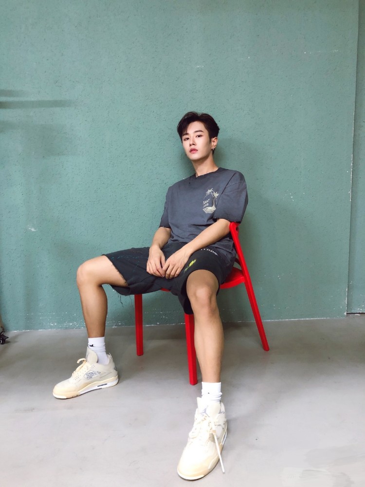 李汶翰|又一对见光死？李汶翰发文回应与易易紫恋情：我现在单身