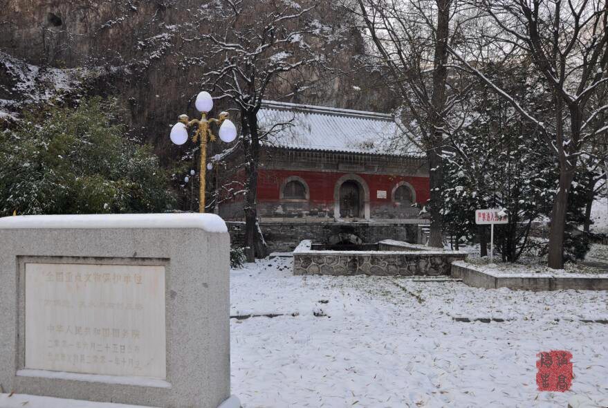 万佛堂村|深山藏古寺，大殿地下有条暗河，过去曾有摆渡船，像极了阴曹地府