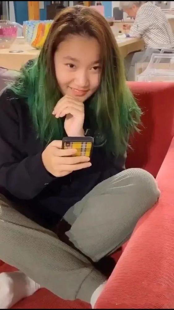 陈凯歌|陈凯歌是她前任，她四婚三离59岁不生子，或把亿万家产留给养女