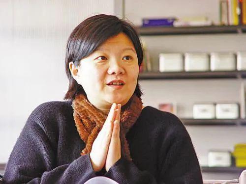 陈凯歌|陈凯歌是她前任，她四婚三离59岁不生子，或把亿万家产留给养女