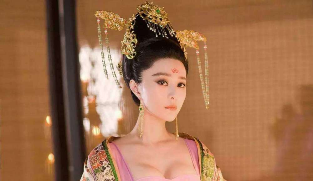 李白|一个是人间的谪仙，一个令六宫粉黛无颜色，李白真的爱过杨贵妃？