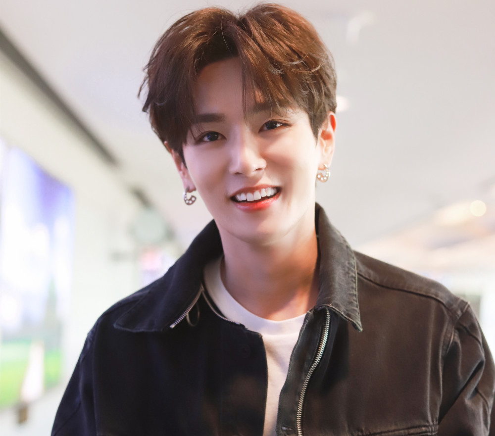 虽然是当今人气偶像,但是李汶翰谦和有礼,个性又幽默可爱,艺能感超强