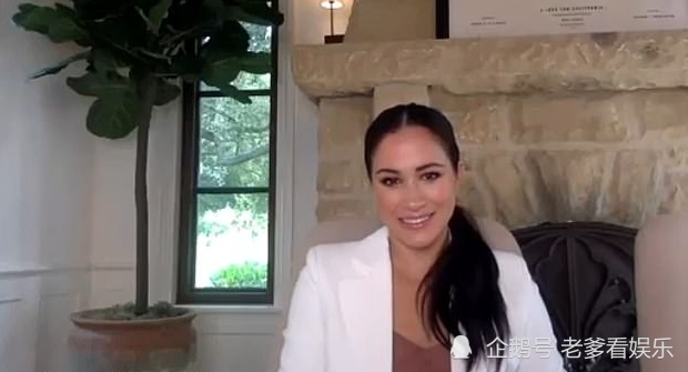 梅根.马克尔|梅根在线指导，公爵夫人通过电话连线，教女性客户如何搭配服饰