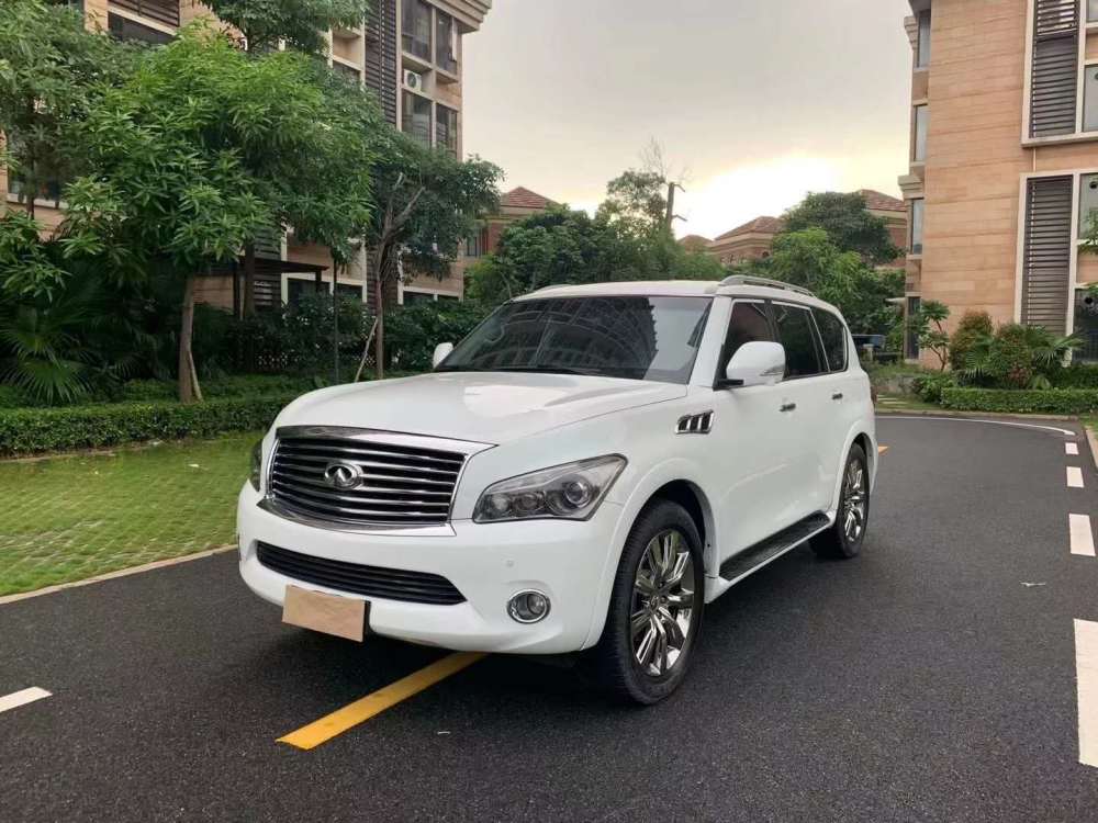 13英菲尼迪qx56售价19万,奢华的大块头,行政6座空间大