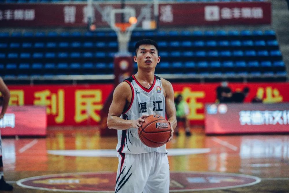 数据最好的,反而是湛江队新人"洋葱"董康潮.