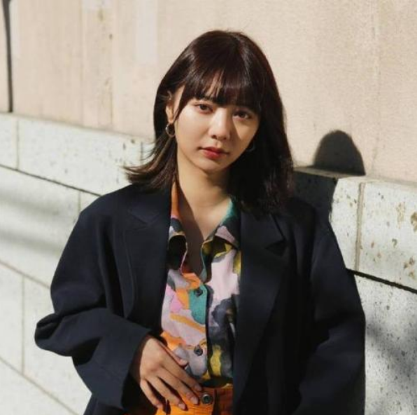 假面骑士圣刃女主不再是圆脸了男主的催更小能手上线