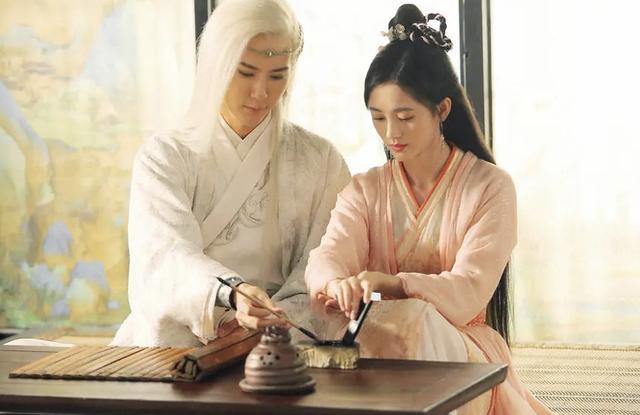 鞠婧祎|鞠婧祎身高被扒造假，长相被扒后天演技被群嘲，唯独这件事没槽点