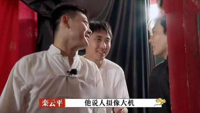 郭德纲|王九龙捧逗均出状况，护犊心切郭德纲，内定外甥转型是爱是害？