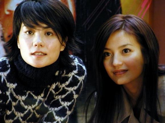 王菲|王菲昔日照片罕见曝光，和张国荣一起时笑得最开心