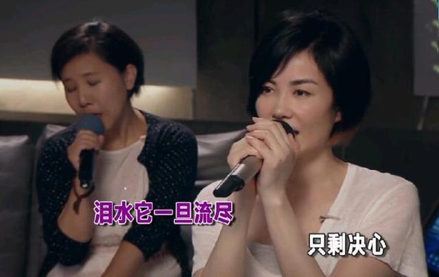 王菲|王菲昔日照片罕见曝光，和张国荣一起时笑得最开心