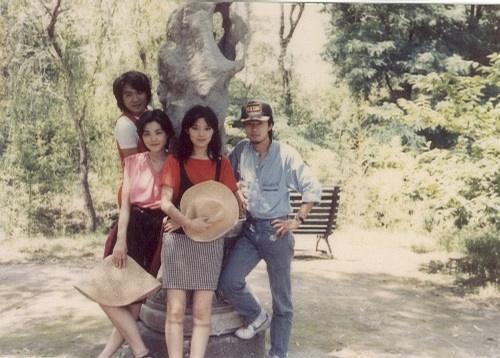 王菲|王菲昔日照片罕见曝光，和张国荣一起时笑得最开心