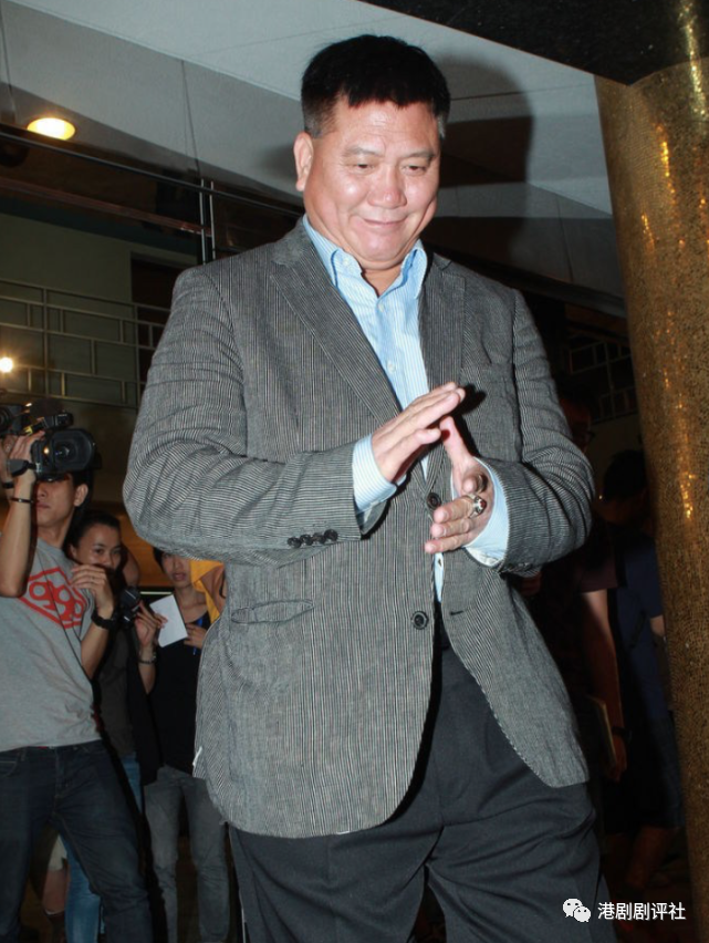 63岁万梓良内地商演身材发福显老态网友大哥真的老了