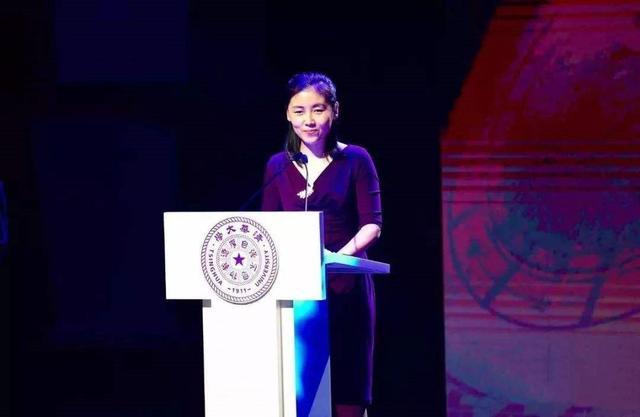 院士|中国最年轻的女教授，成为美国外籍院士，单身至今喜欢追星