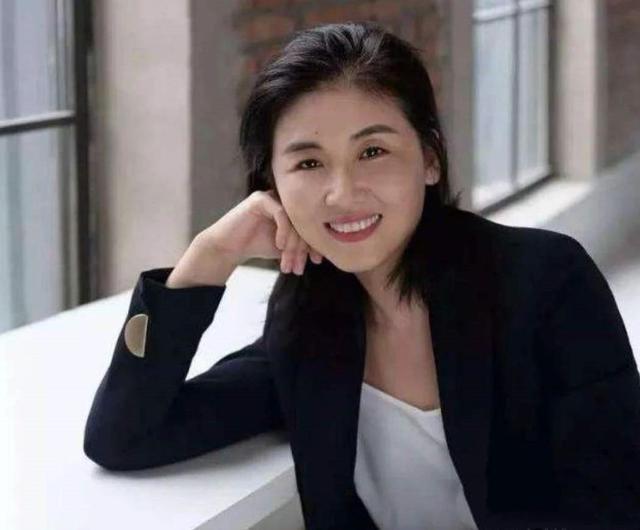 院士|中国最年轻的女教授，成为美国外籍院士，单身至今喜欢追星