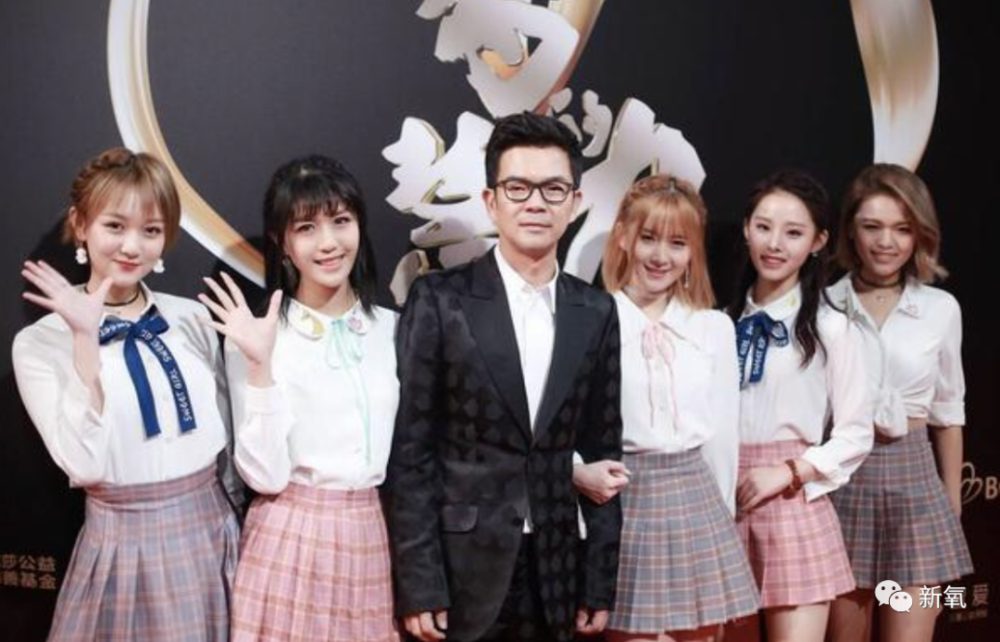 关晓彤|刚红就敢爆料关晓彤？不愧是95后第一浓颜美女扛把子…