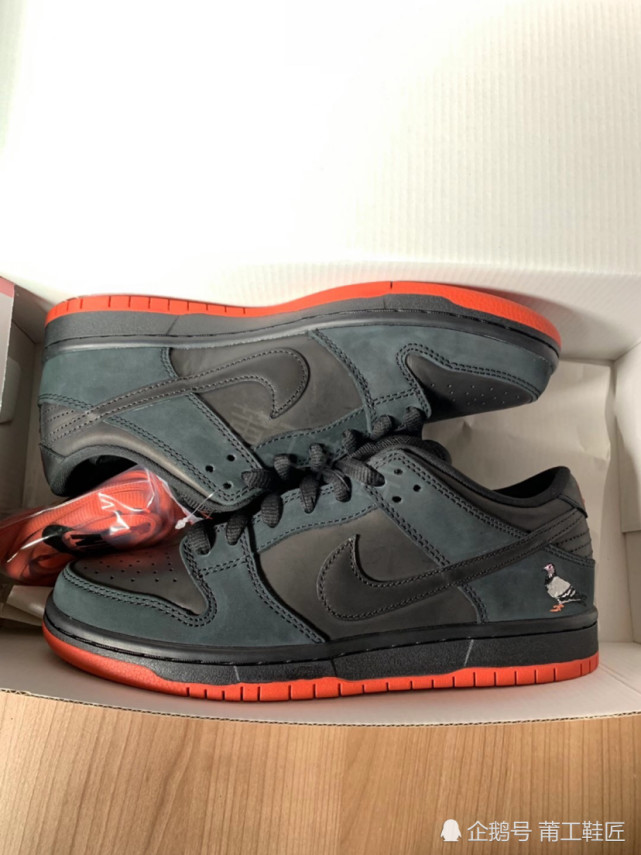 一款穿起来贼帅气的鞋子nikesbdunk黑鸽子开箱