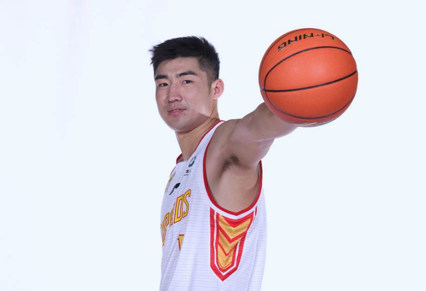 郭晓鹏等人又回到深圳队