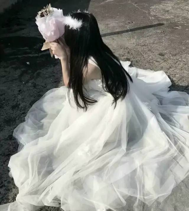 婚纱女生头像新鲜感一旦过了什么都没了