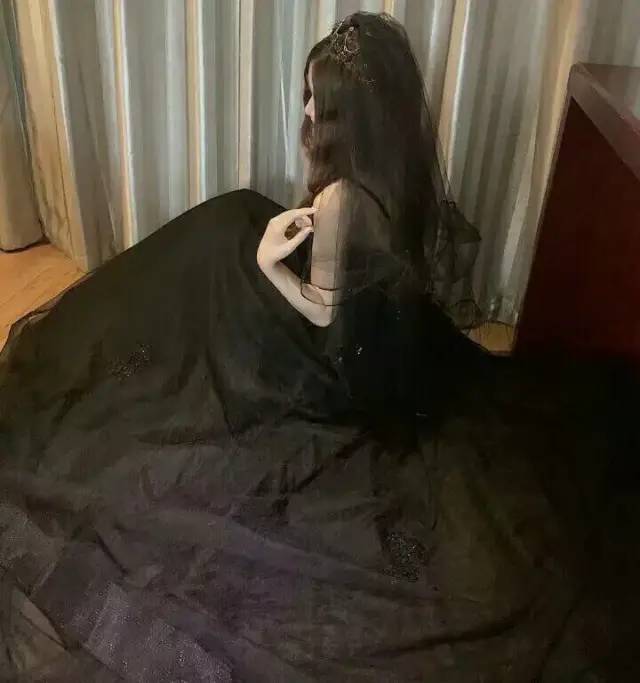 婚纱女生头像新鲜感一旦过了什么都没了