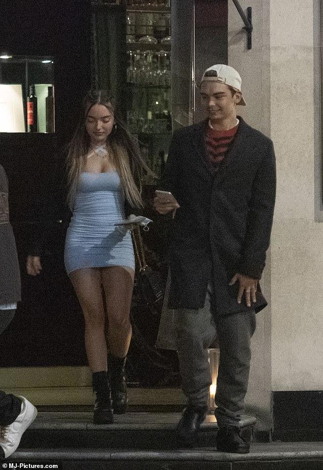 裘德·洛|47岁裘德·洛现身街头为儿子庆生，昔日花花公子变秃顶大叔，女儿继承神颜