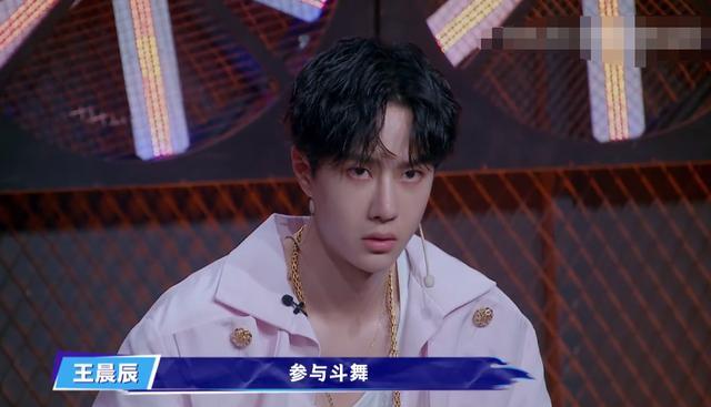 王一博|《街舞》被疑打压王一博！粉丝辛苦投票没复活，此前骚操作也不少