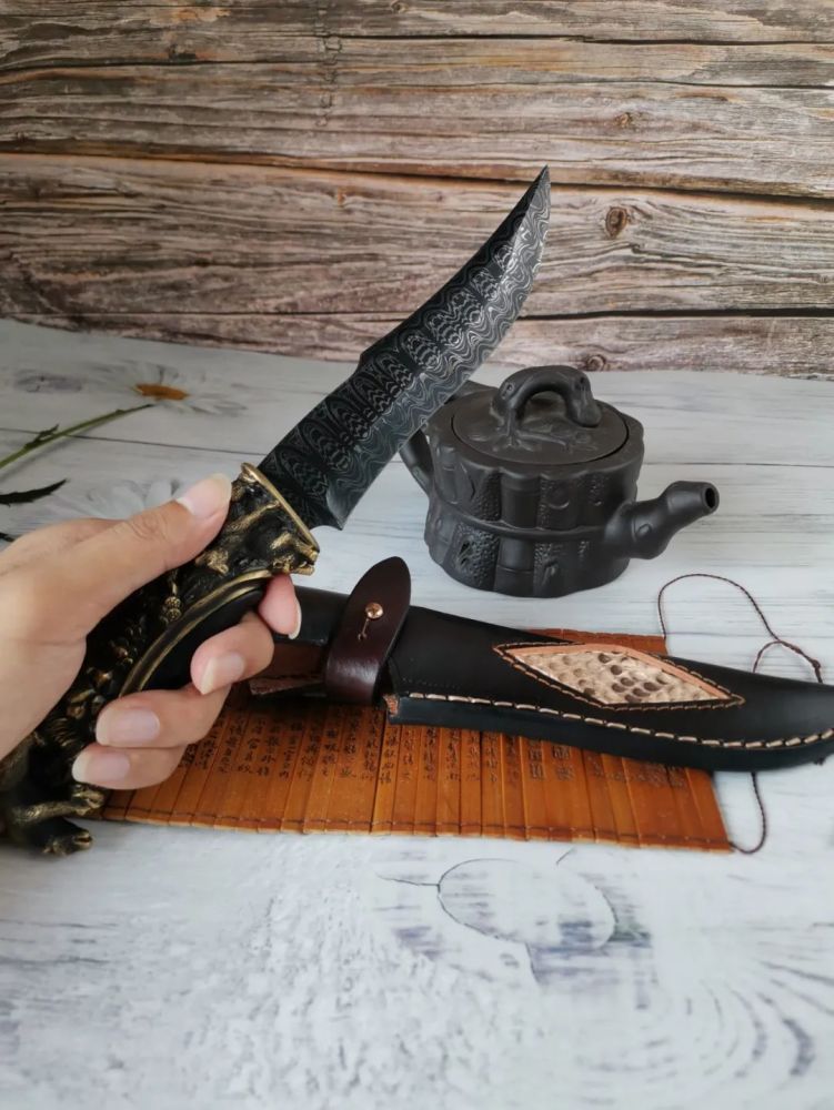 锐利无比的冷兵器之王——实力强悍的老男孩户外生存短刀