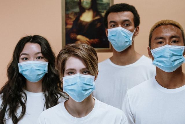 疫苗|牛津疫苗恢复人体试验！参与者出现脊髓问题，这到底是否安全？