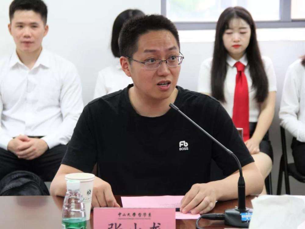 沈梦辰|沈梦辰遭网友围攻，被曝扶贫节目耍大牌，一千万换不来一个合影