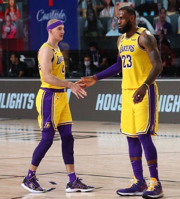 火箭队|开场狂轰13-2，三位射手爆发，湖人打懵火箭，哈登不敢投三分！