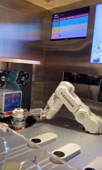 霍启刚|忙里偷闲约会一下，霍启刚郭晶晶又撒狗粮了，夜场电影走起