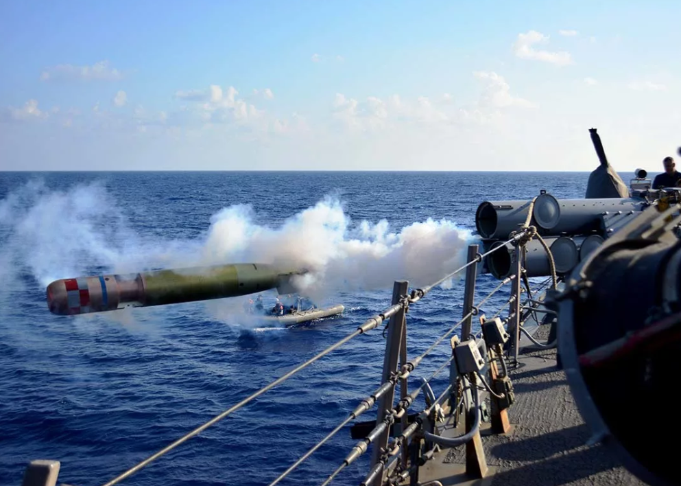 海长矛反潜导弹威力巨大反潜和水上两不误凸显多用途特性