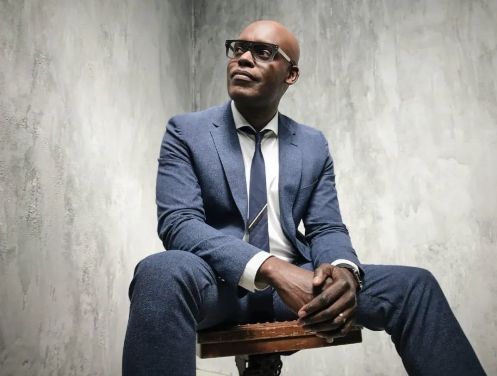 自他广受赞誉的2014年导演处女作《法庭》以来,导演柴塔尼亚·塔姆