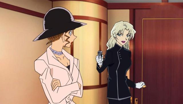 新一老妈的隐藏身份为什么她认识赤井秀一真相就隐藏在动漫里