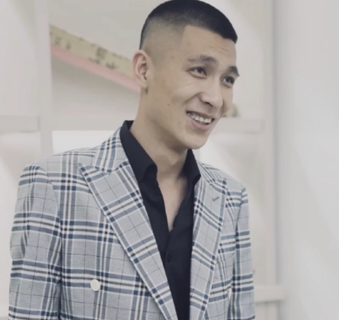 知名网红宏楠钓鱼触电离世之后,女友发布男方最后一段自拍视频