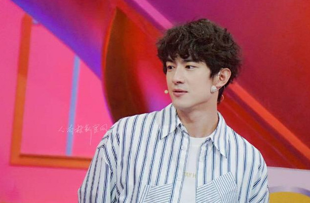 男明星泡面头:林更新可爱,朱正廷甜,看到王一博:不愧是你