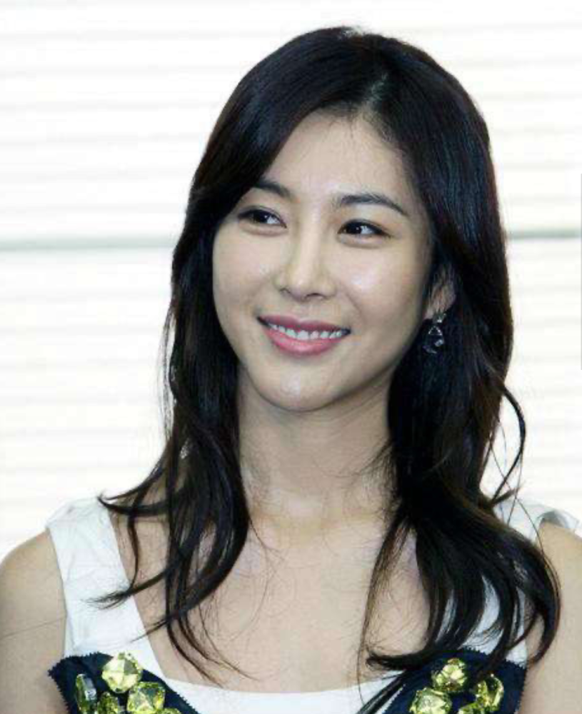 网红|台湾女艺人砸400万整形15次，手术照曝光让人害怕