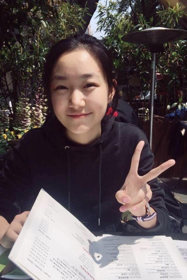 孙俪|孙俪与小19岁妹妹同框似同龄，两人五官精致颜值高，姐妹花超美