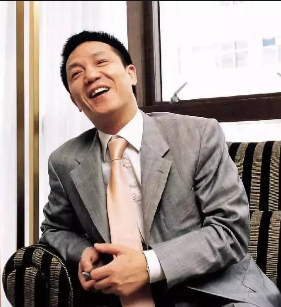 前上海首富周正毅:因太热给整个监狱装空调,服刑期间躺赚30亿