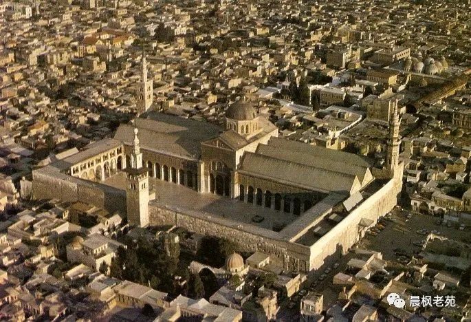 大马士革的倭马亚清真寺代表了中东到北非的典型样式