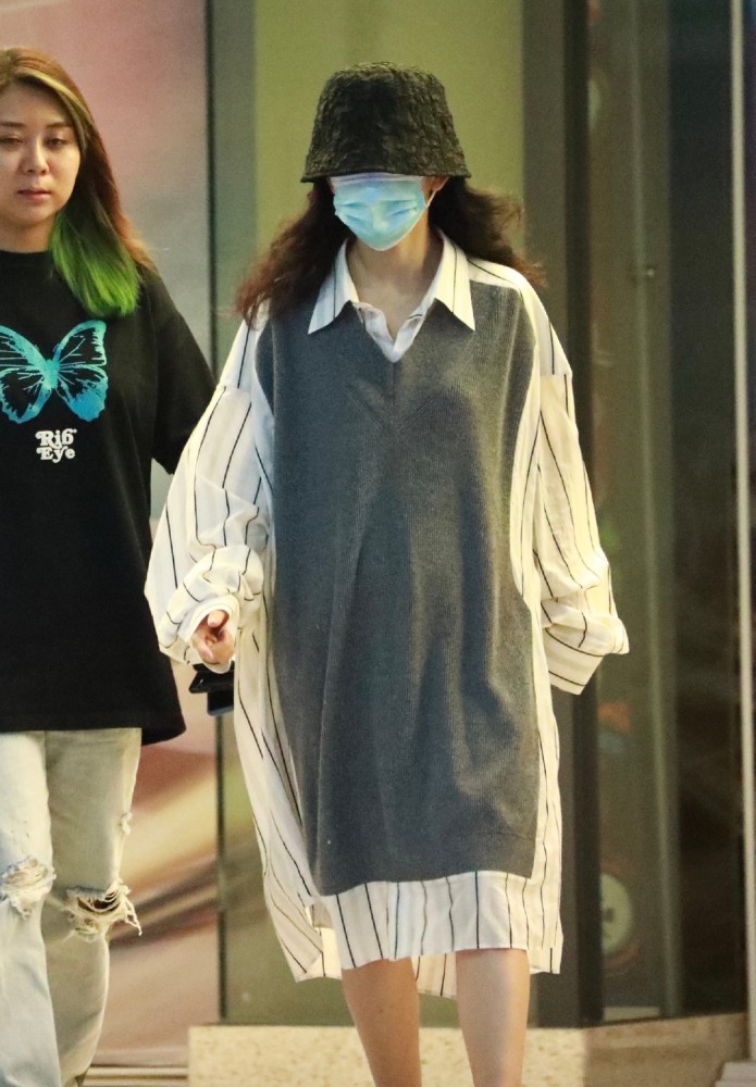 谢娜|怀二胎了？谢娜现身被指孕味浓，衣着宽松小腹明显隆起