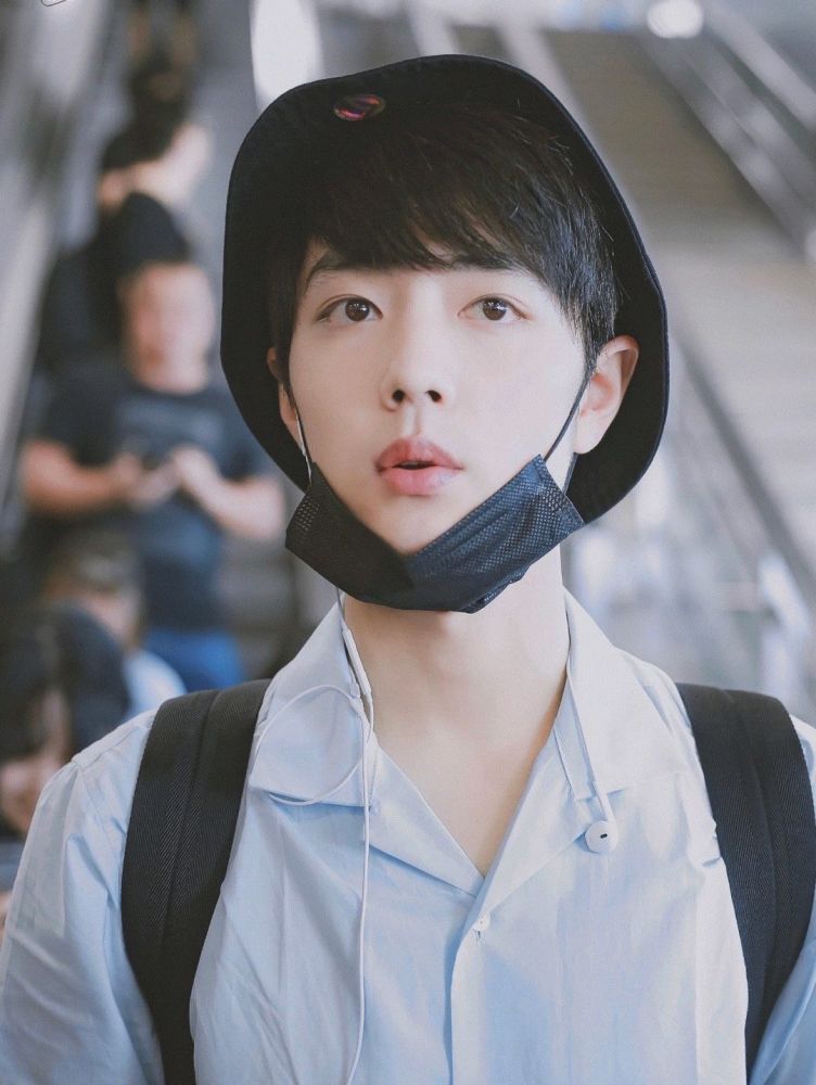 肖战|七夕之后，青年演员肖战重归“低调”？明星势力榜又找不到他了