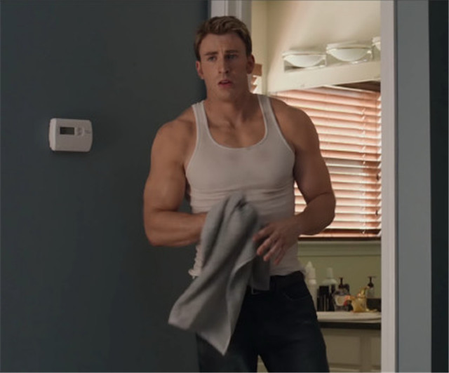 美国队长埃文斯晒自拍意外曝光不雅照迅速疯传登顶热搜第一