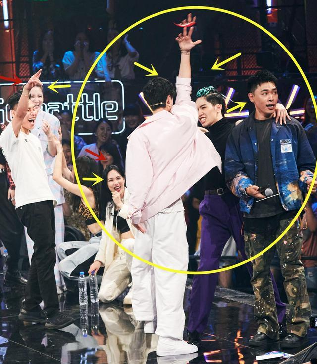 王一博|王一博反撩小宝，粉丝神回复：不要“撩”一头狮子，哪怕它是幼狮